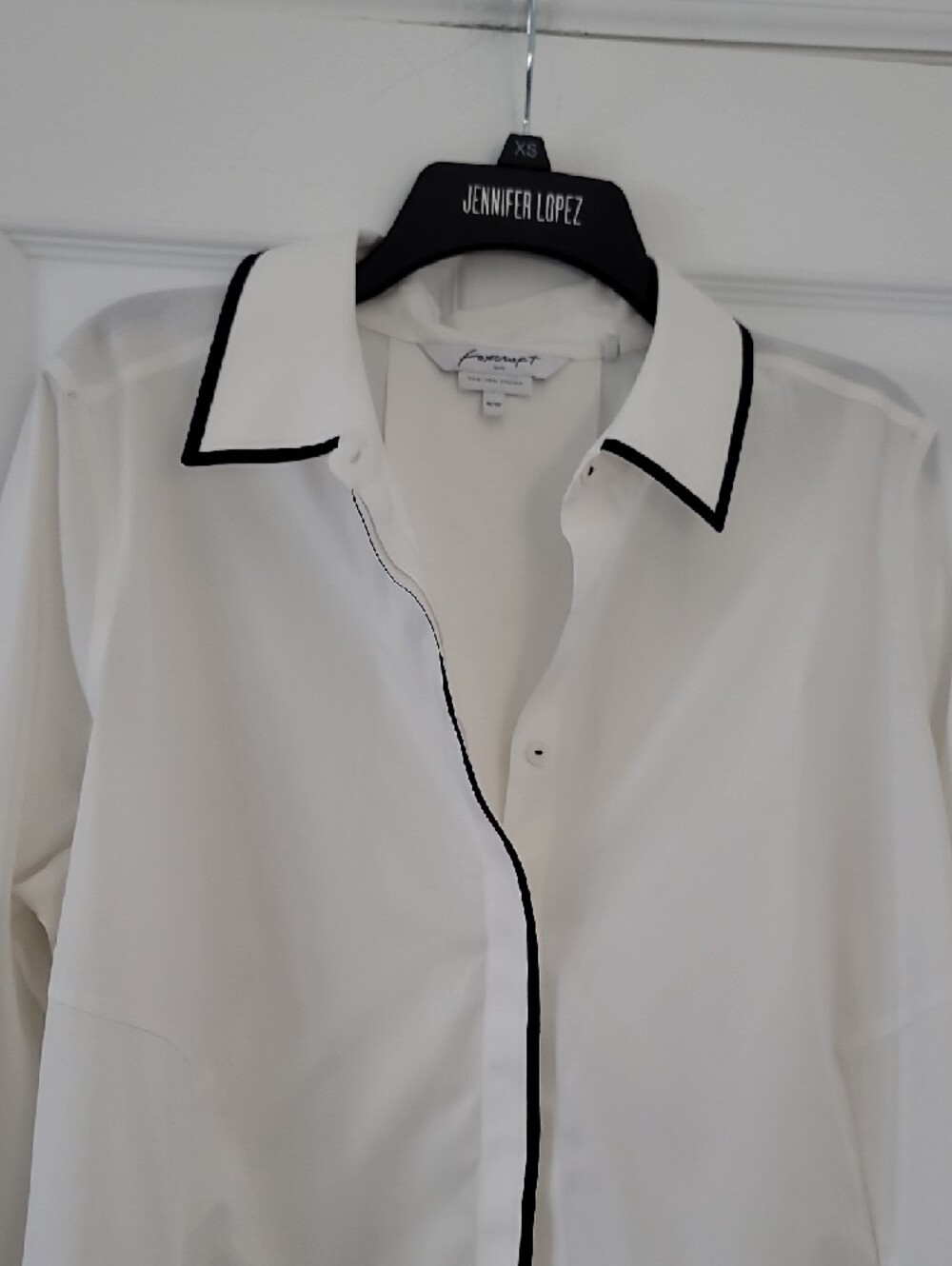 Foxcroft White Blouse with Black Logo Stitching - Picture 2 of 4